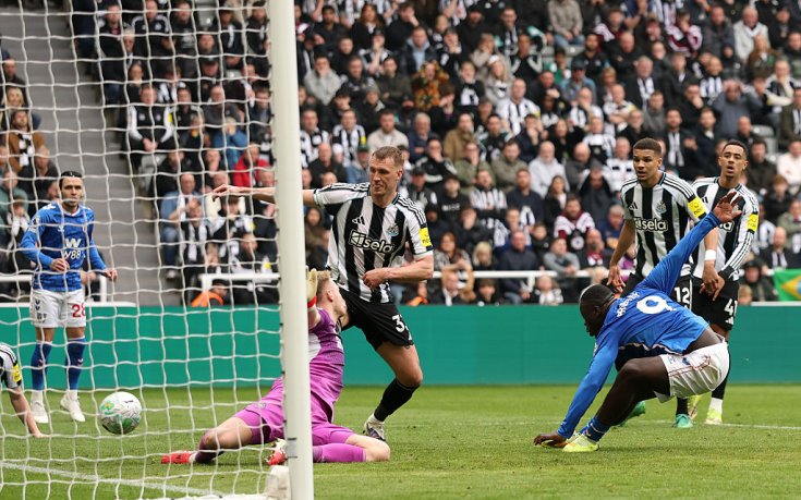 Съндърланд изпревари 