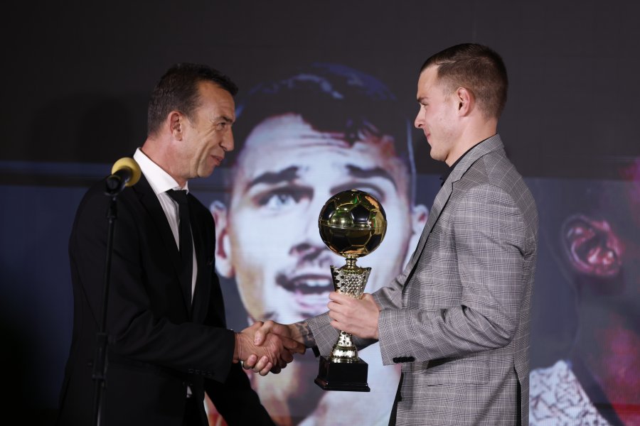 Футболист на Годината1