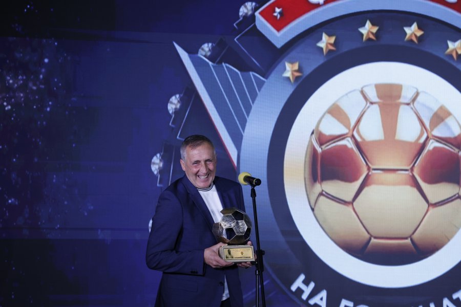 Футболист на Годината1