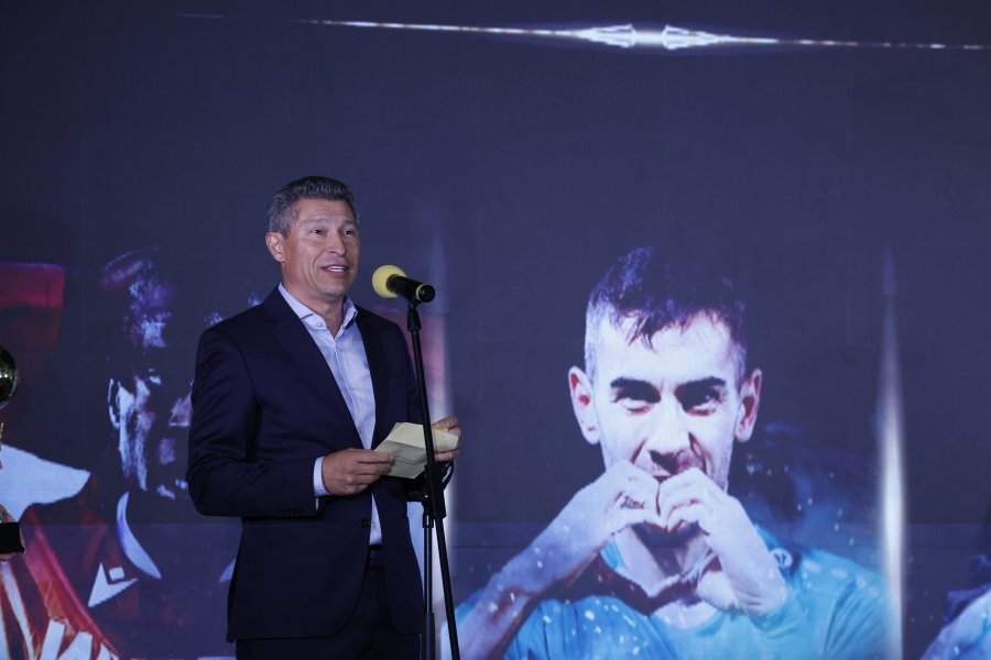 Футболист на Годината1