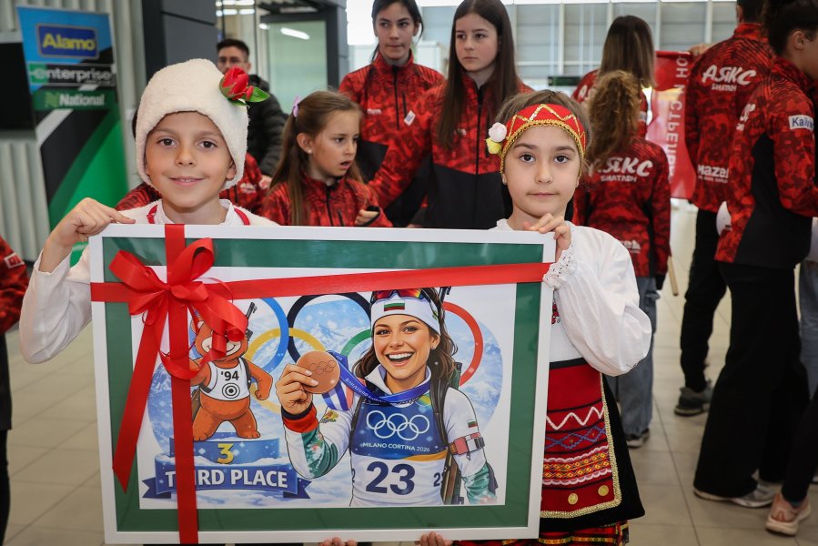 Лора Христова се завърва в България след Зимните олимпийски игри1