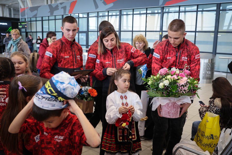 Лора Христова се завърва в България след Зимните олимпийски игри1
