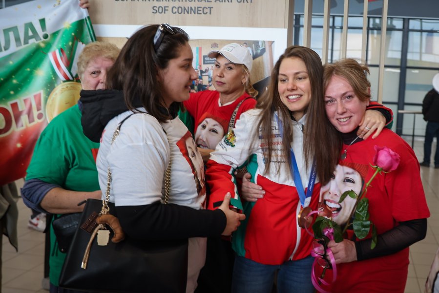 Лора Христова се завърва в България след Зимните олимпийски игри1