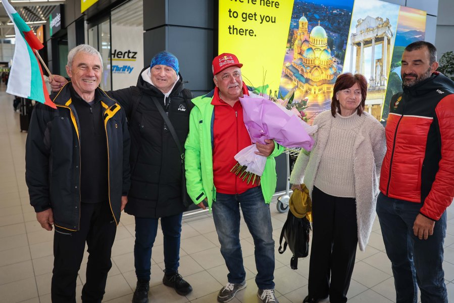 Лора Христова се завърва в България след Зимните олимпийски игри1