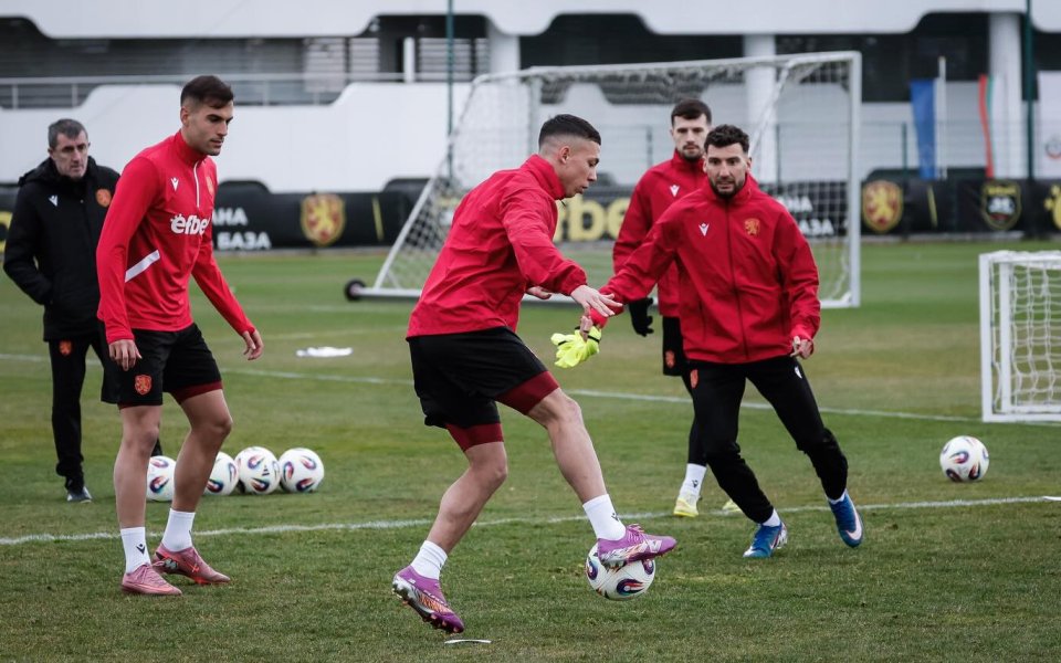 Българският национален отбор с последна тренировка на родна земя (снимки)