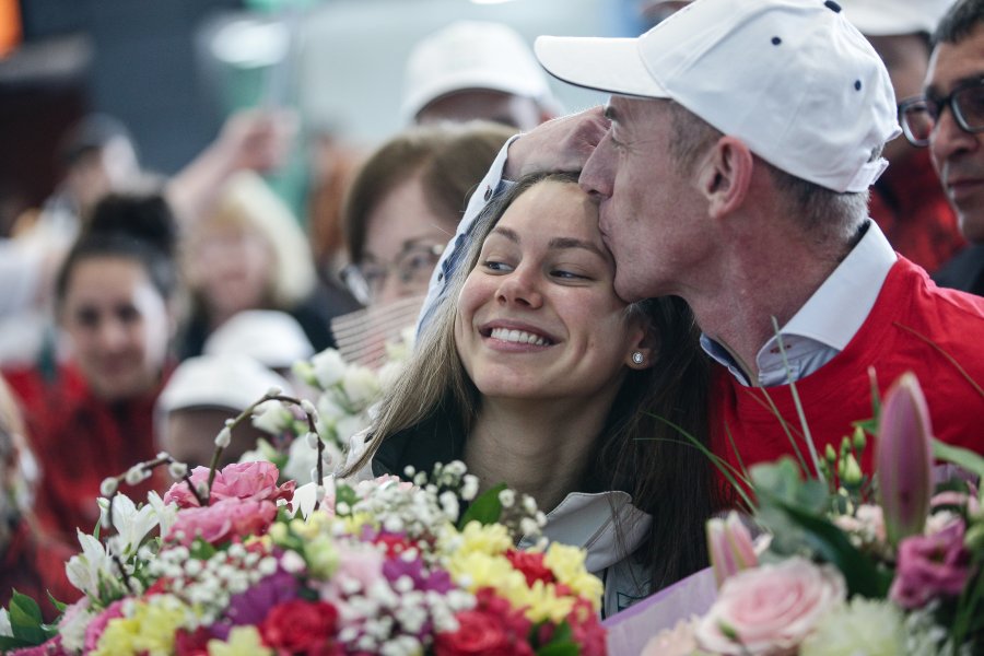 Лора Христова се завърна в България1