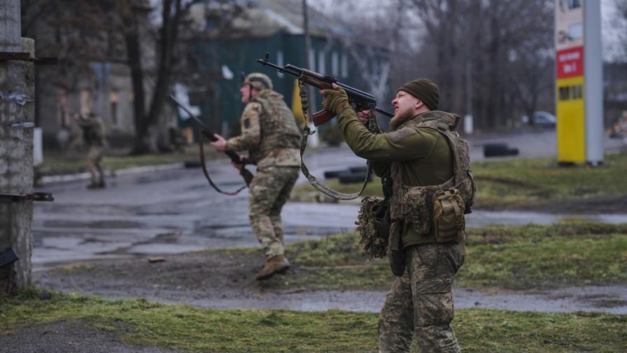 За първи път, посред бял ден, Русия ударя Украйна със стотици дронове