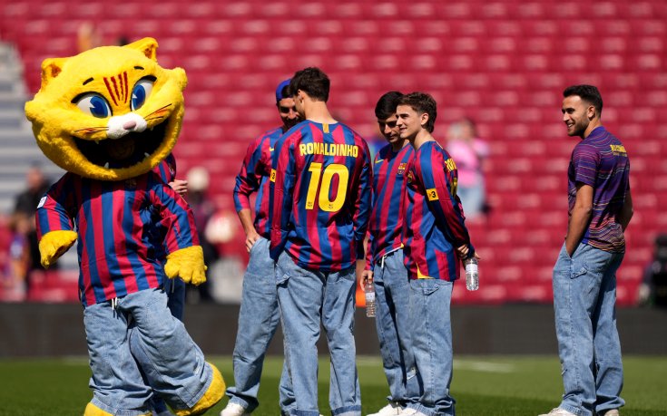 Напусна Барселона преди 20 г., но фланелката му отново е хит