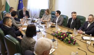 МС: Към момента няма опасност от недостиг на горива