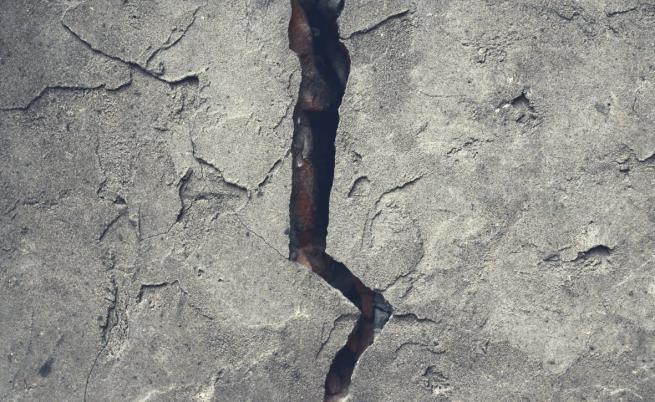 Атон след труса: Предмети летяха от рафтовете, вибрацията дойде отдолу нагоре