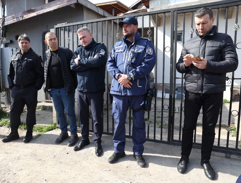 <p>Полицейска акция срещу купения вот в София.</p>