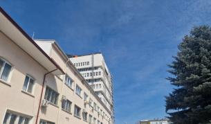 Пожар горя на покрива на общината в Разград