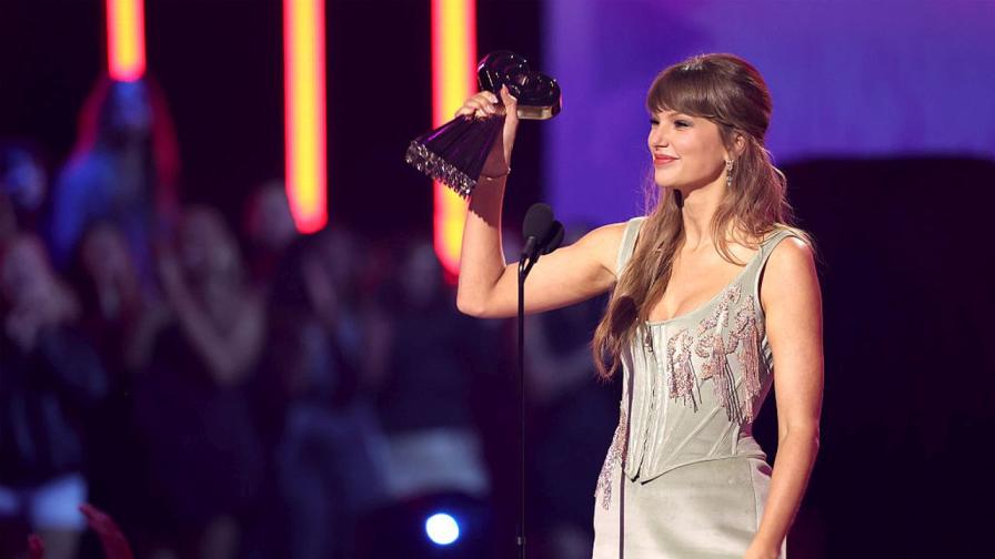 Тейлър Суифт триумфира на наградите на iHeartRadio 2026 и сподели тайната на успеха си