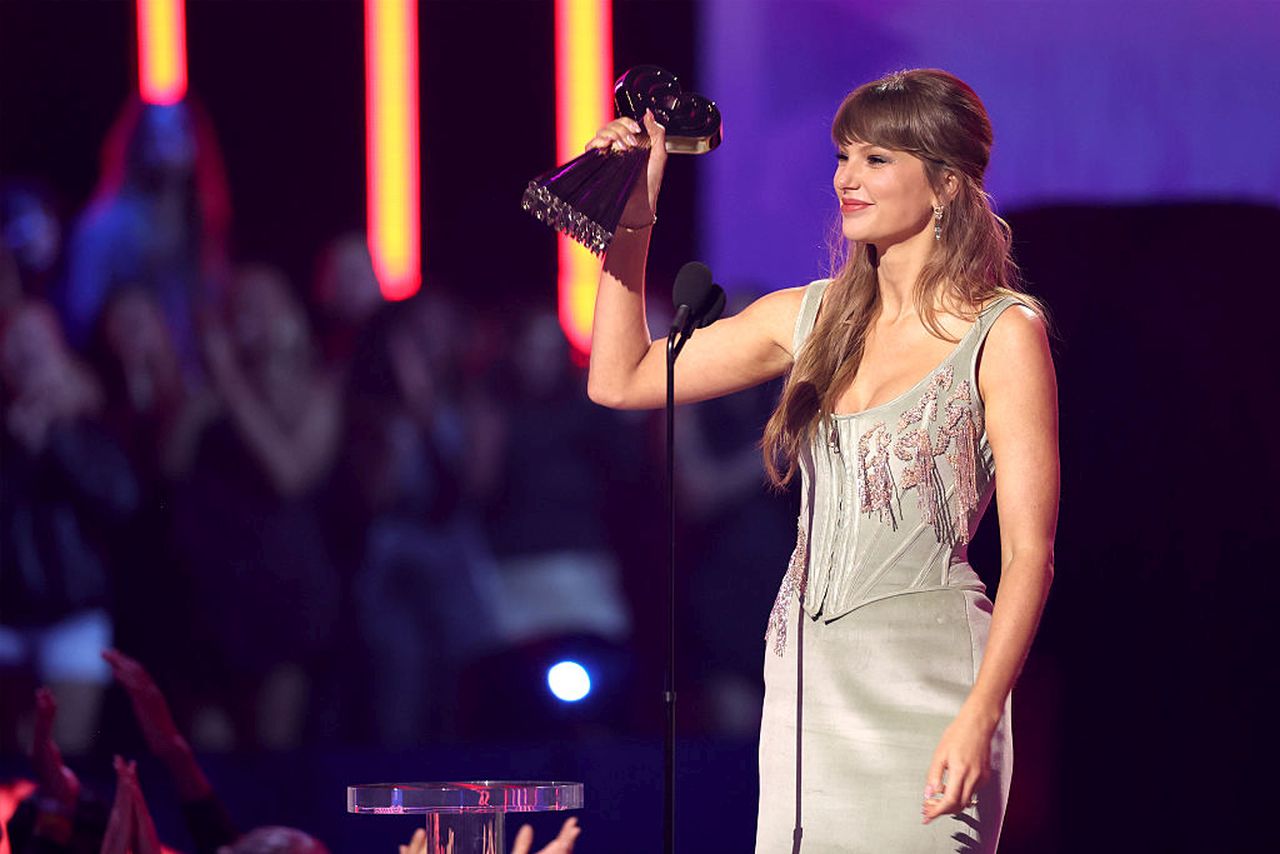 Тейлър Суифт триумфира на наградите на iHeartRadio 2026 и сподели тайната на успеха си
