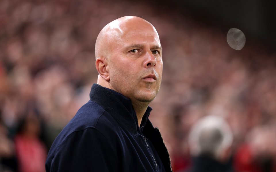 Изненада - Слот остава в Ливърпул