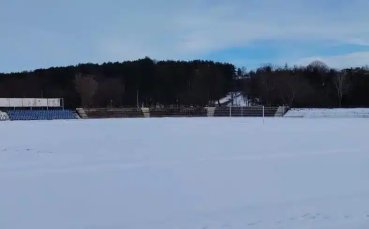 Сняг отложи мач в Трета лига
