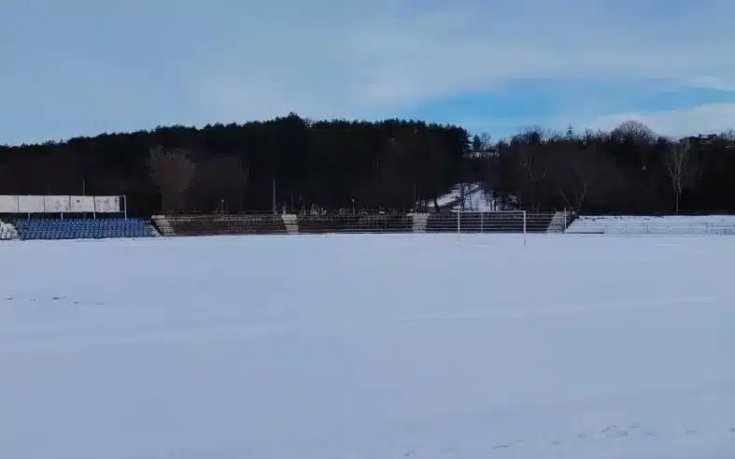 Сняг отложи мач в Трета лига