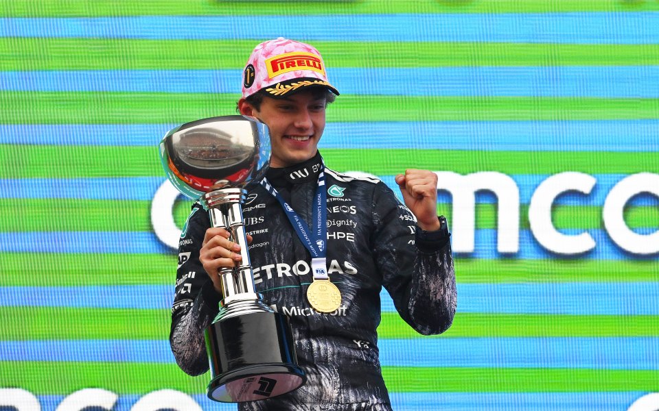 Антонели влетя в историята с втора поредна победа и оглави световния шампионат