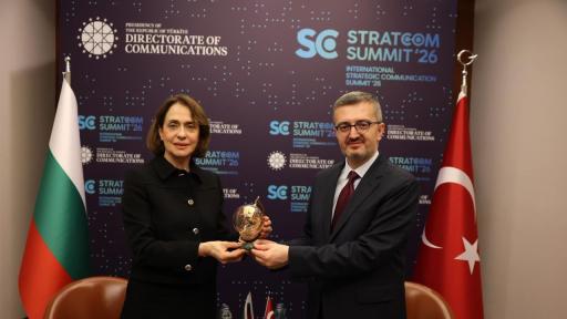 Надежда Нейнски и ръководителят на турския СтратКом обсъдиха дезинформацията в Истанбул