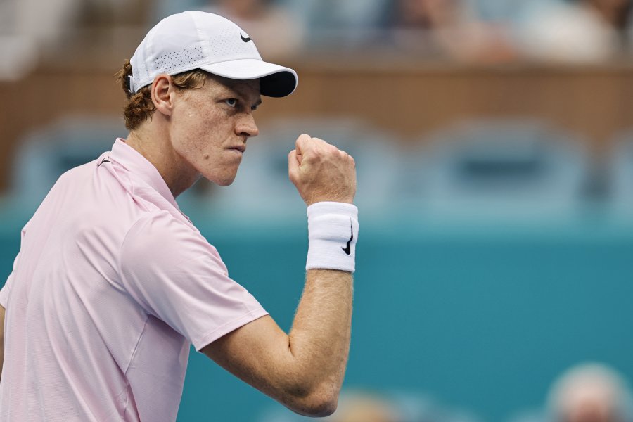 Иржи Лехечка Яник Синер1