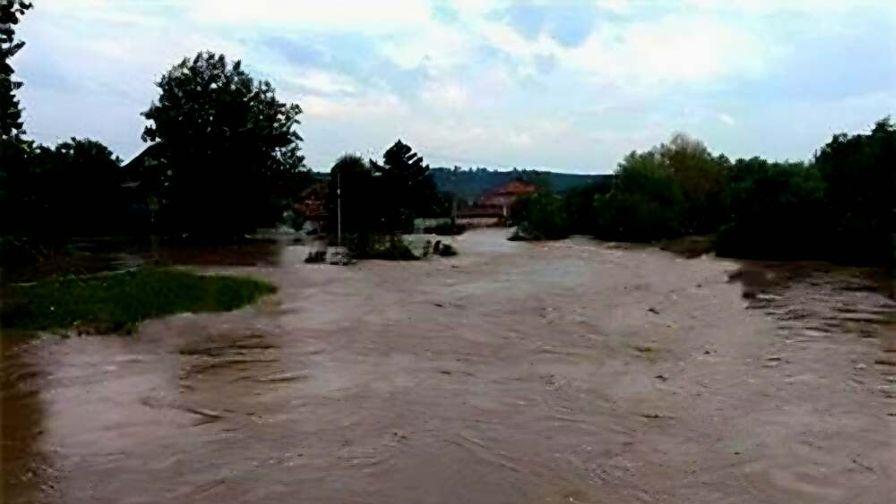 Преля река Черни Лом в село Априлово, има готовност за евакуация на населението