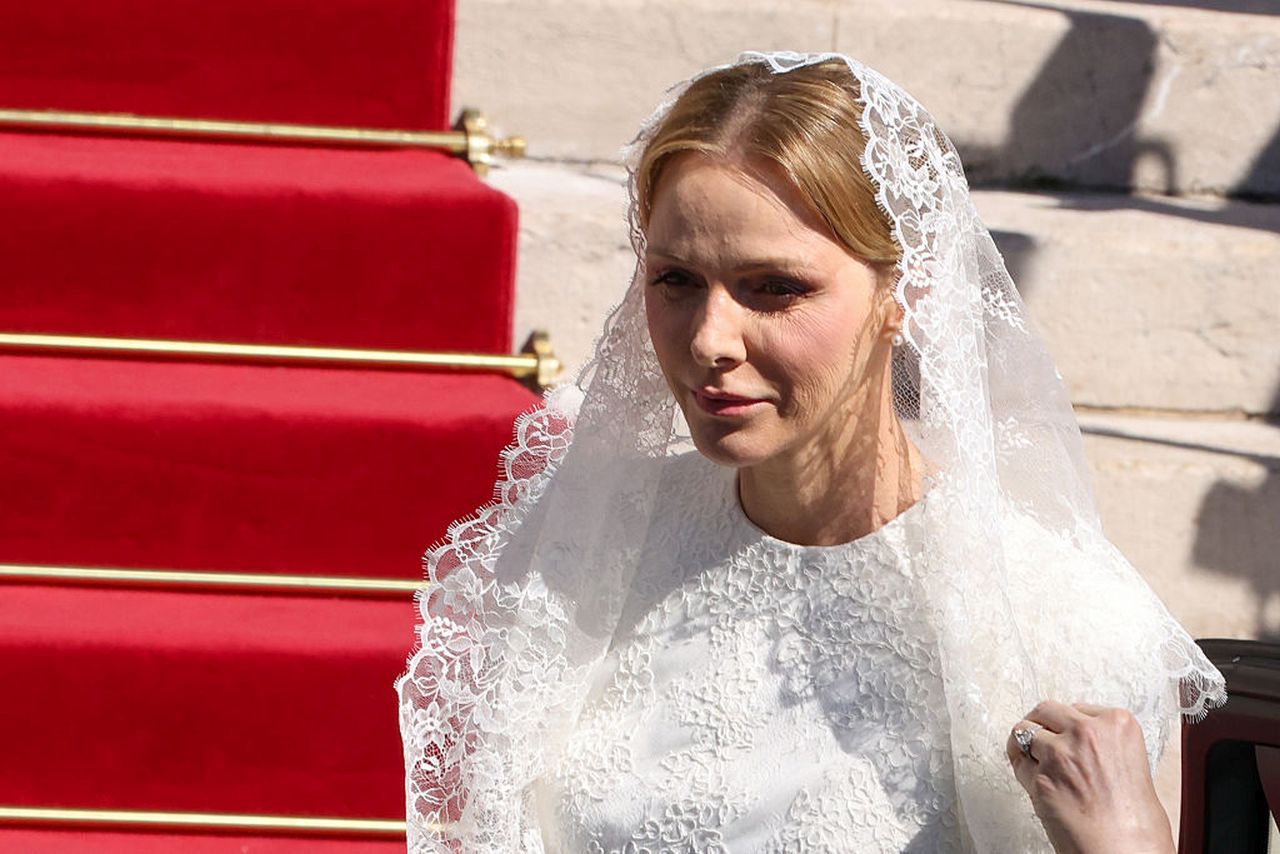 Рrivilège du blanc: Защо принцеса Шарлийн наруши черния дрескод пред папата