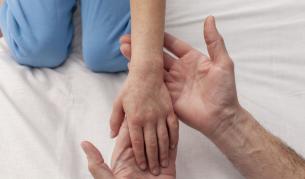 Болницата Бяла Слатина спря приема на пациенти с морбили, пращат заразените в Плевен