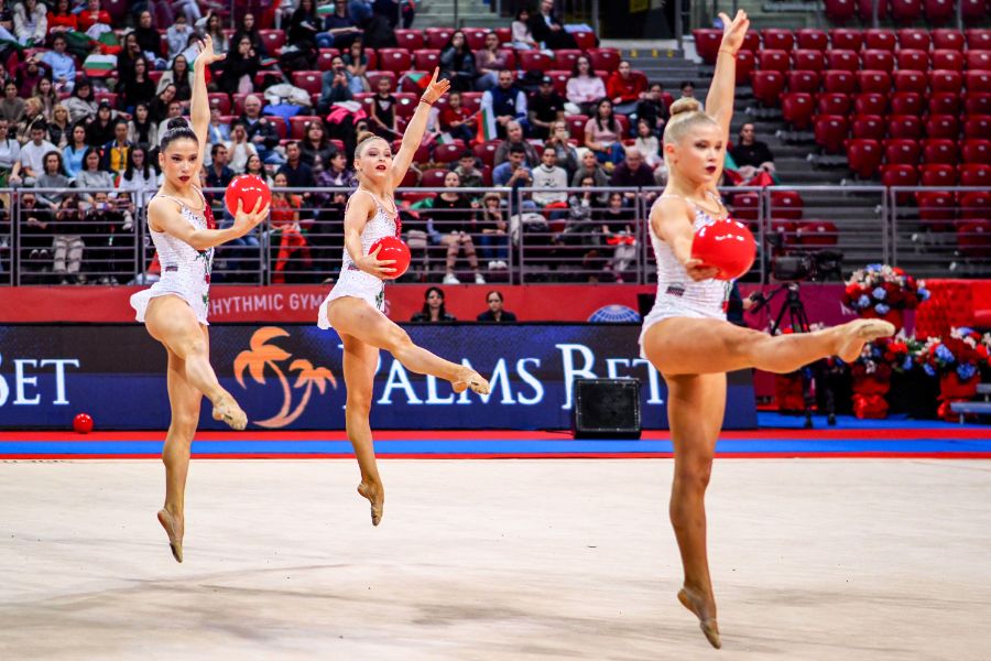 <p>Финалите на отделните уреди на Световната купа по художествена гимнастика.</p>