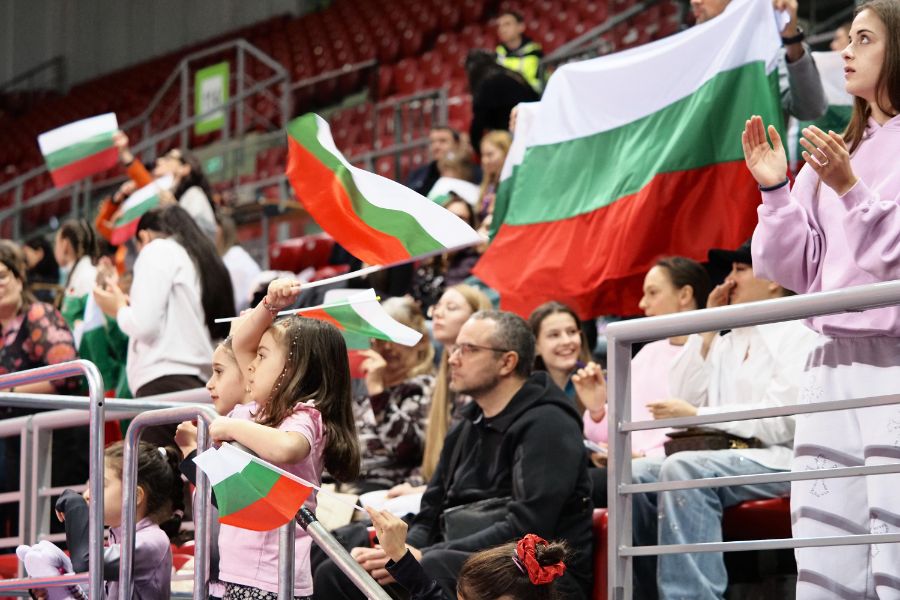 <p>Финалите на отделните уреди на Световната купа по художествена гимнастика.</p>