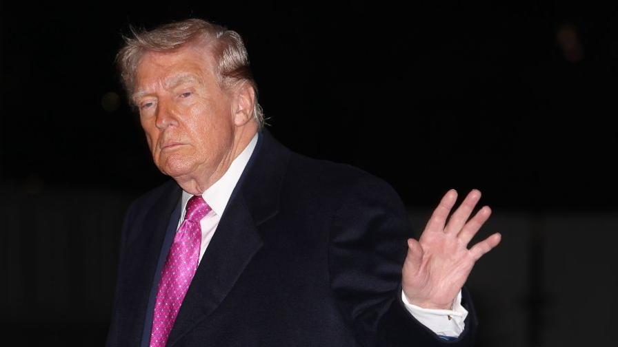 Тръмп изтри своя образ като Иисус след безпрецедентен сблъсък с папата