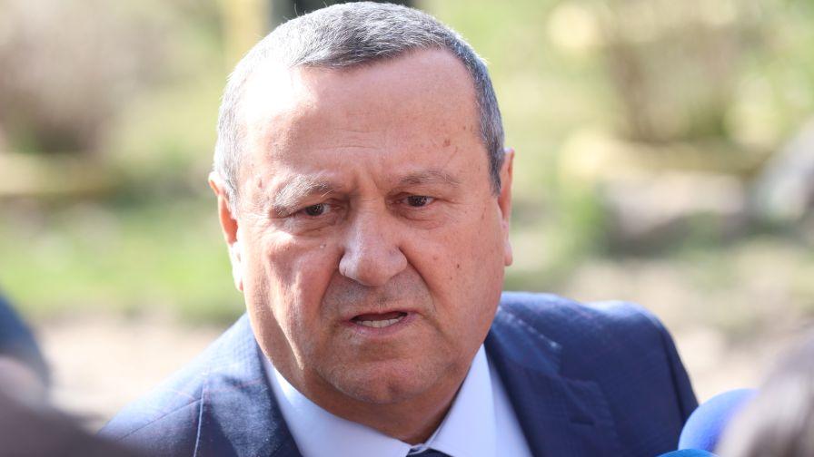 Социалният министър: Няма да допуснем натиск върху уязвими групи преди изборите