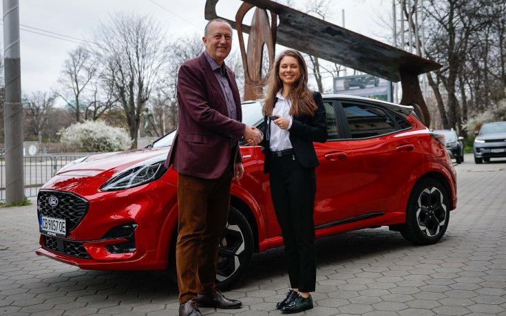 Лора Христова бе наградена с 20 000 евро, кола и приза „Спортист на месеца“