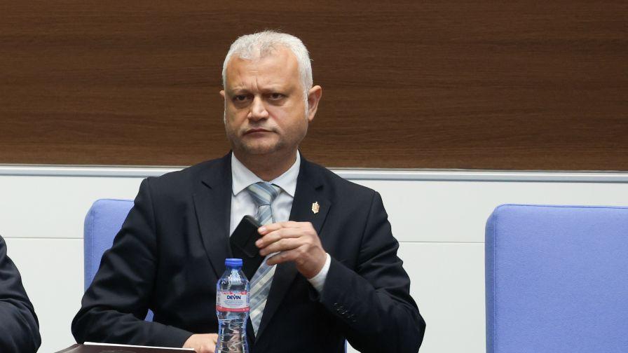 Вътрешният министър обясни пред НС за "Петрохан" и рокадите в МВР