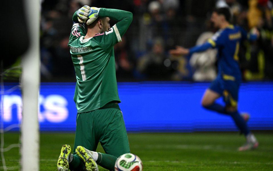 И това не помогна: Донарума разкъсал „пищова“ на босненския вратар