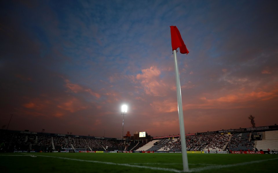 Трагедия в Перу! Загинал и десетки ранени преди голямото дерби в Лима (видео)