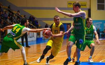 Левски прати Шумен на дъното, Миньор излъга Берое