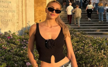 Тази красавица плаче на трибуните – вижте причината