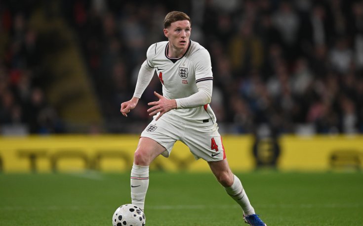 Манчестър Юнайтед разкарва осем играчи, за да доведе голямата си цел за лятото