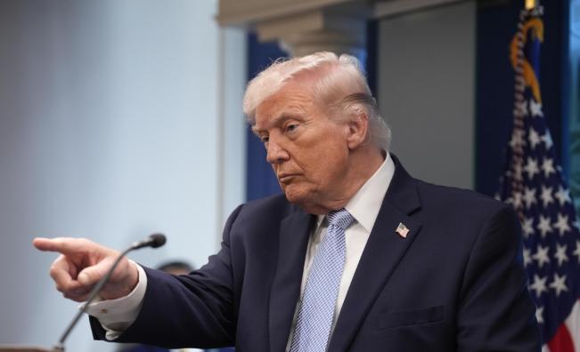 Тръмп се ядоса: Ще открием кой каза за втория пилот на медиите