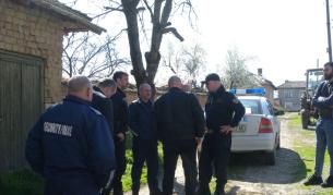 <p>Акция в Разградско: Намериха списъци с имена и парични суми</p>