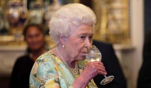 Кралица Елизабет II