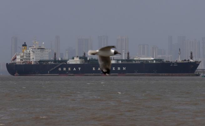 Иран постави условия за Ормузкия проток, удари основен петролопровод