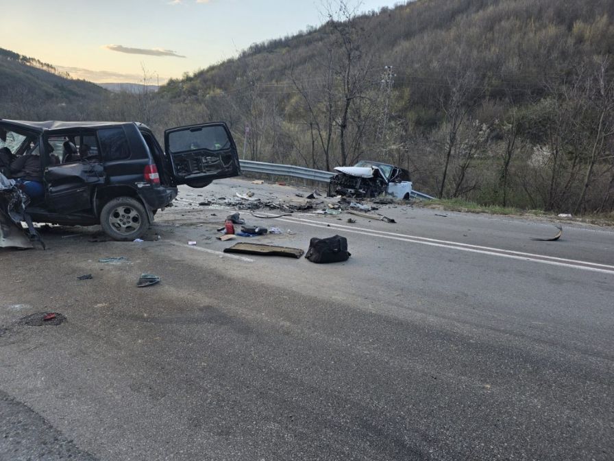 Майка и дете са сред пострадалите при катастрофата в Прохода на Републиката