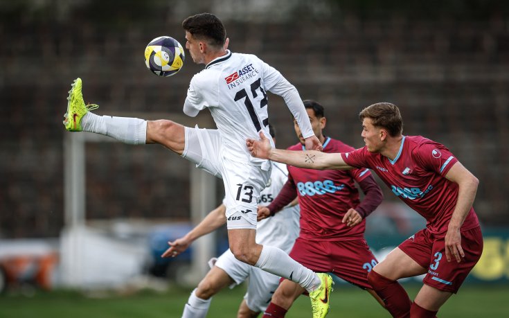 СНИМКИ: Битката между Славия и Септември