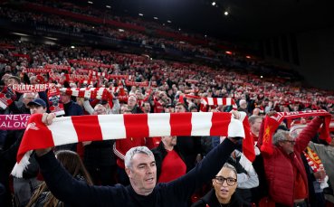 Ливърпул опита да успокои феновете, докато протестите срещу цените ескалират