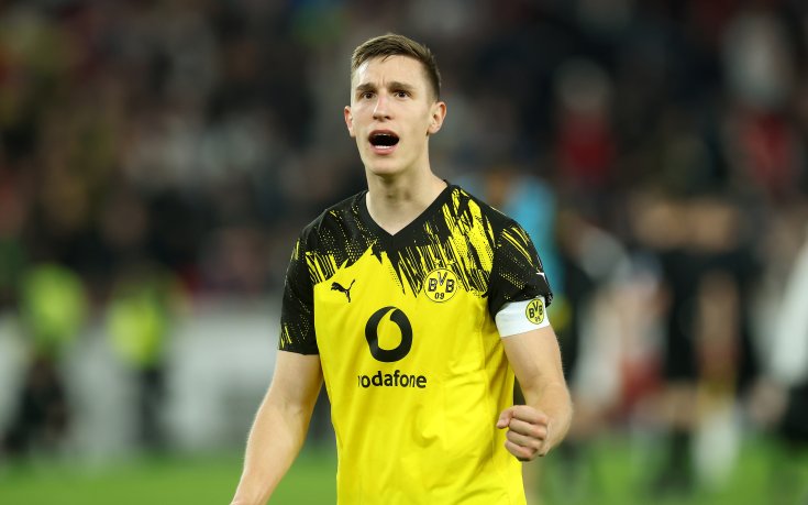 Официално: искан от Байерн и Реал защитник подписа нов договор с Борусия Дортмунд