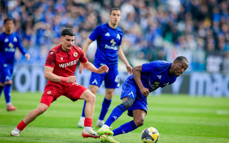 НА ЖИВО: ЦСКА 0:0 Левски, тактическа битка и без голове до почивката