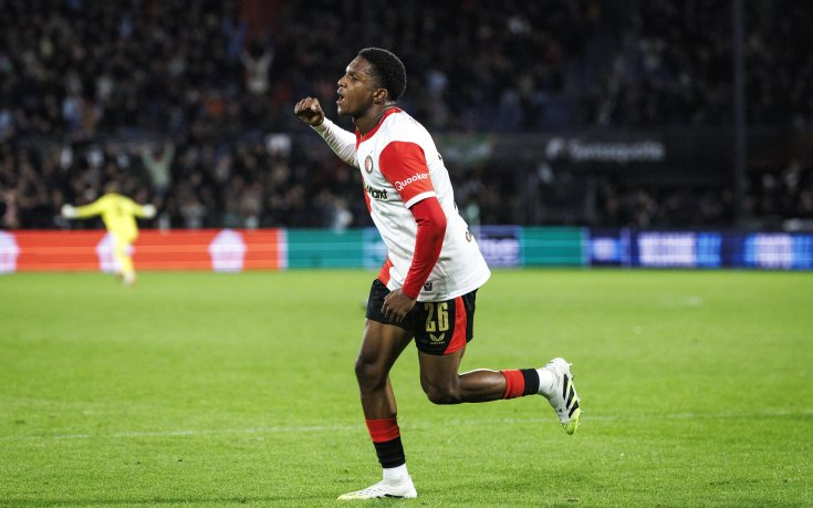 Манчестър Сити погледна към Фейенорд за нов десен бек