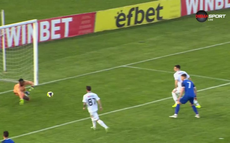 Умаро Балде нацели страничната греда на Славия