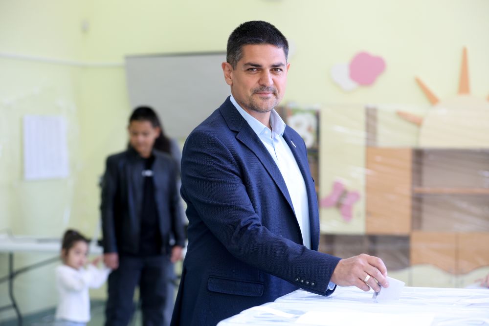 Радостин Василев: Младите могат да направят разликата днес